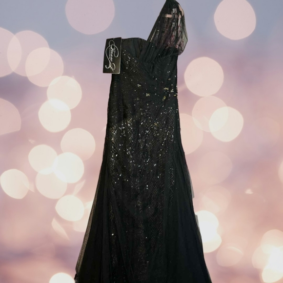 NWT Ivonne D by Mon Cheri One Shoulder Black & Champagne Vintage Gown - Picture 3 of 10